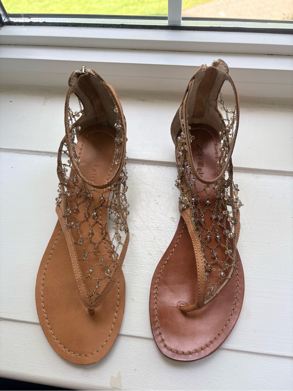 Embellished Tan Leather T-Strap Sandals Sz 8 - Jewellery for your feet